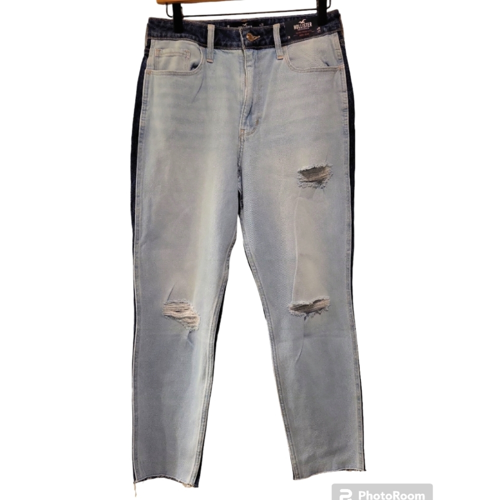 Hollister, NWT, Jeans, Ultra High-Rise Mom Jeans, Women's sz 28, L- 27 Inches  F